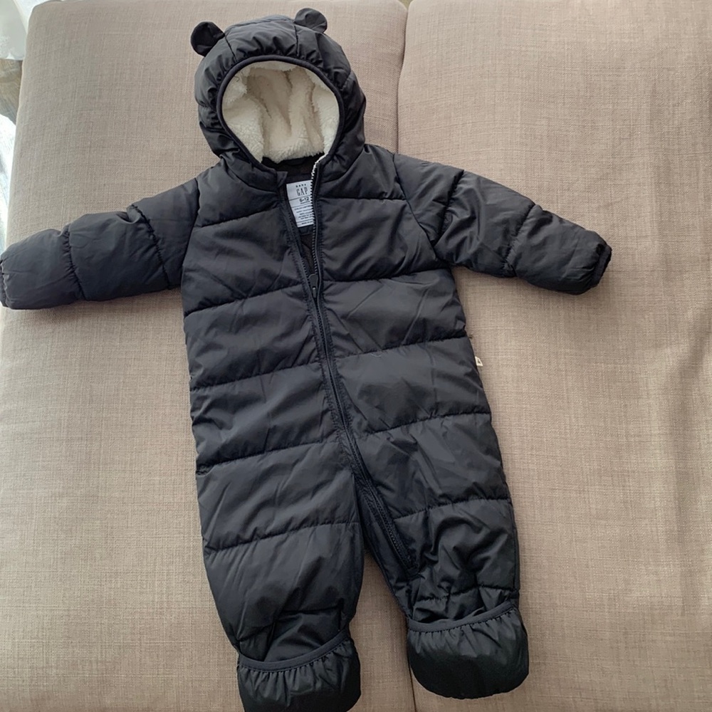 Excellent used condition Gap Baby Puffer Snowsuit